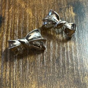 Vintage AVON Stamped Silver Tone Bow Clip on Earrings